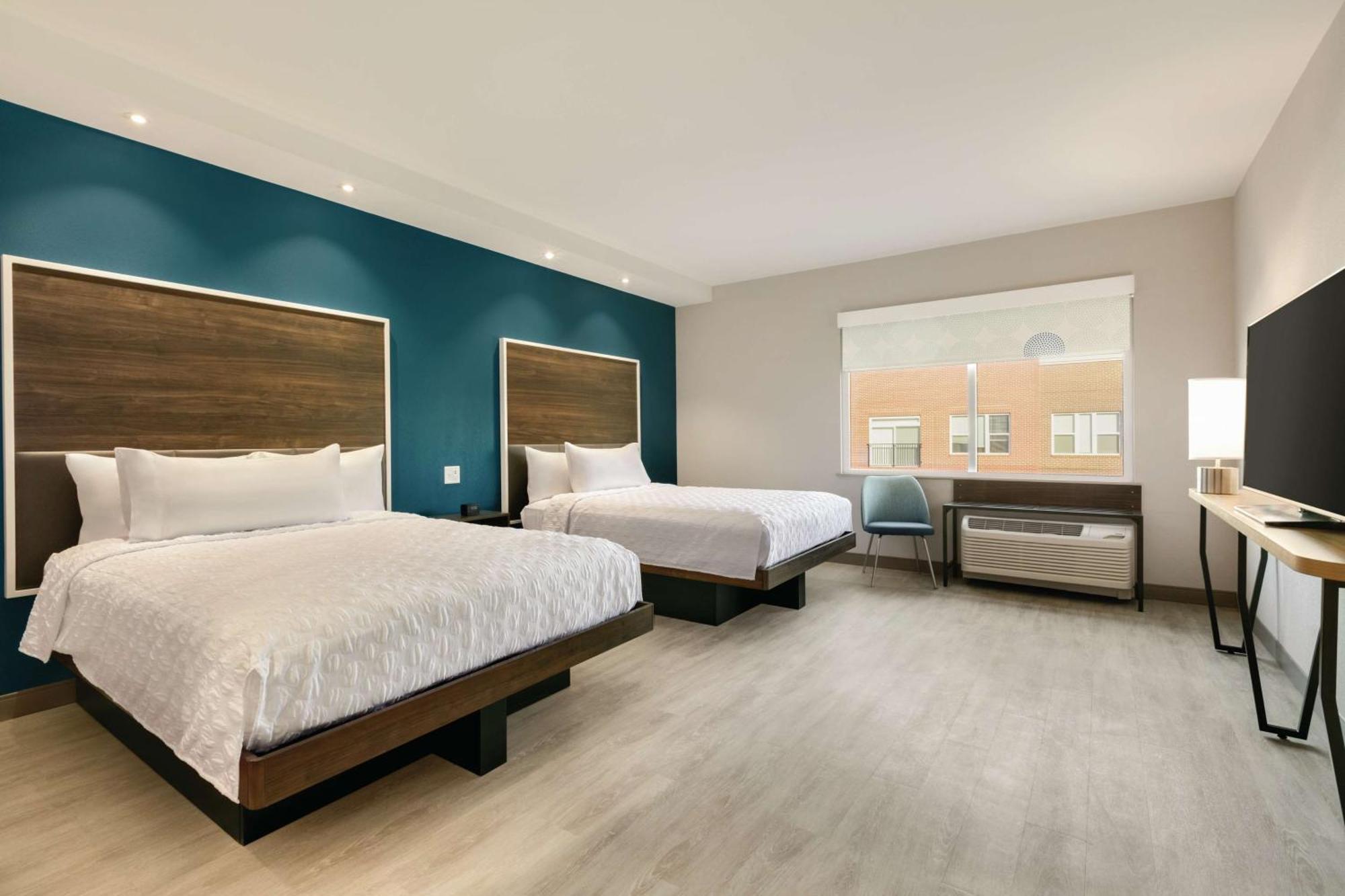 Queen Room with Two Queen Beds - Hearing Access